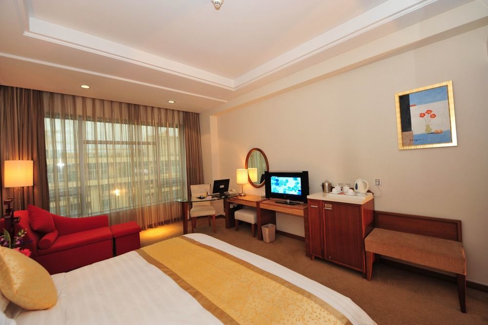 Ramada Plaza Guangzhou Hotel Bagian luar foto