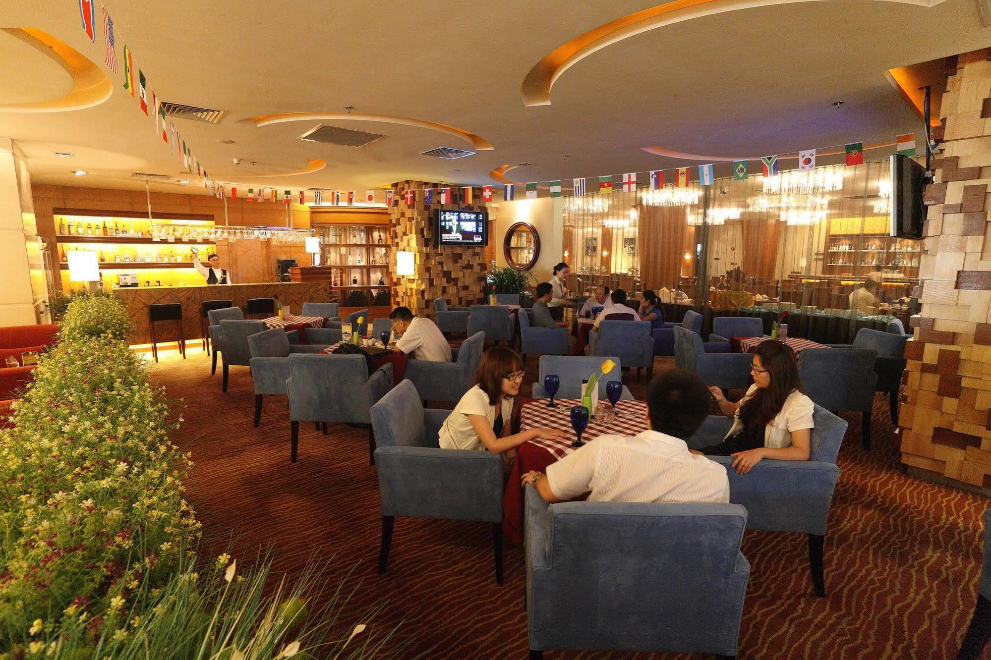 Ramada Plaza Guangzhou Hotel Bagian luar foto
