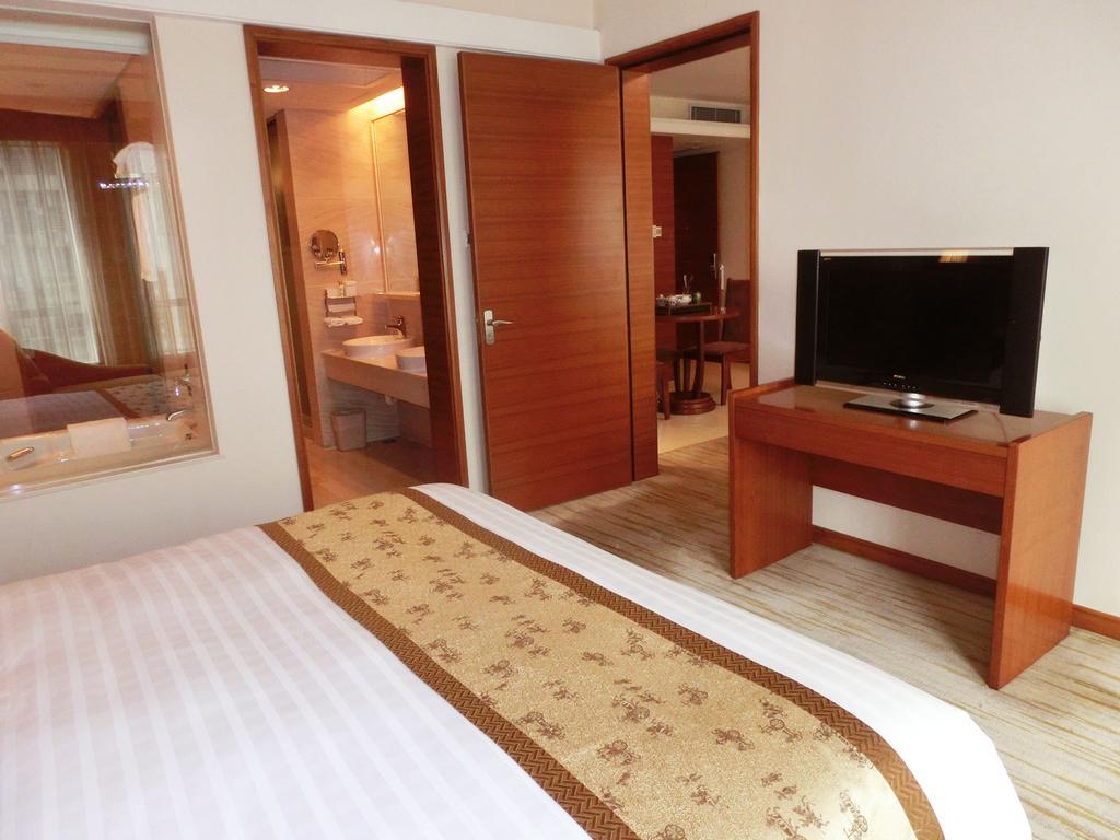 Ramada Plaza Guangzhou Hotel Ruang foto