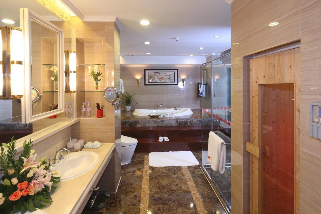 Ramada Plaza Guangzhou Hotel Bagian luar foto